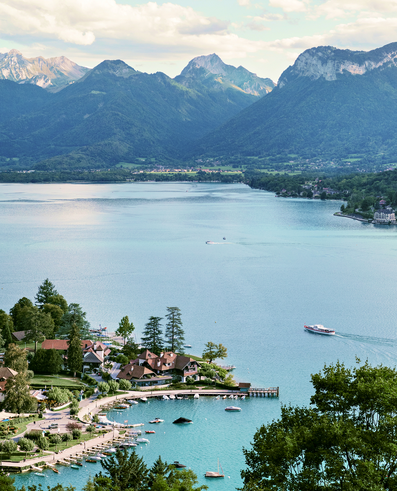hôtel de luxe 5 étoiles au bord du lac d'Annecy